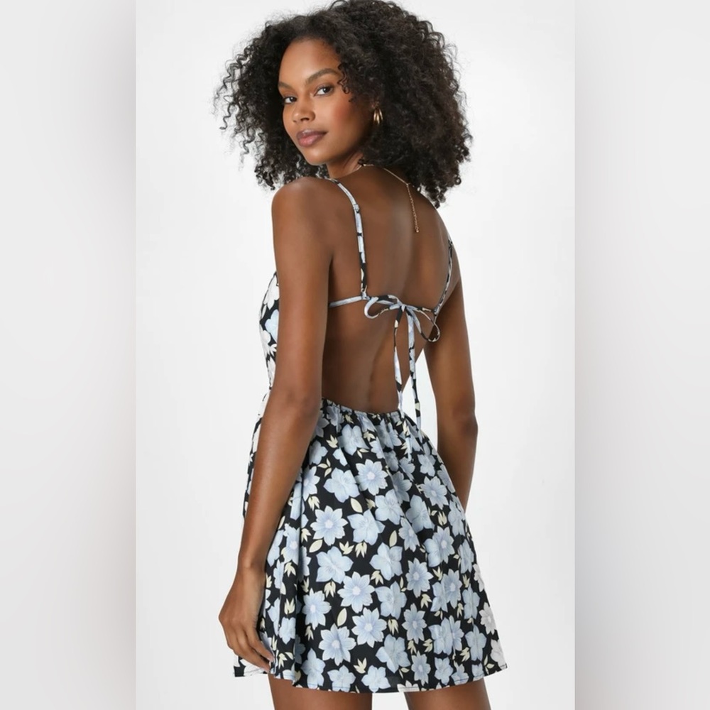Lulu’s Your Biggest Crush black and blue floral dress